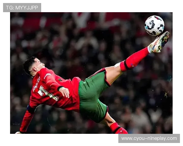 足球球星dunk的传奇瞬间与赛场荣耀全面解读